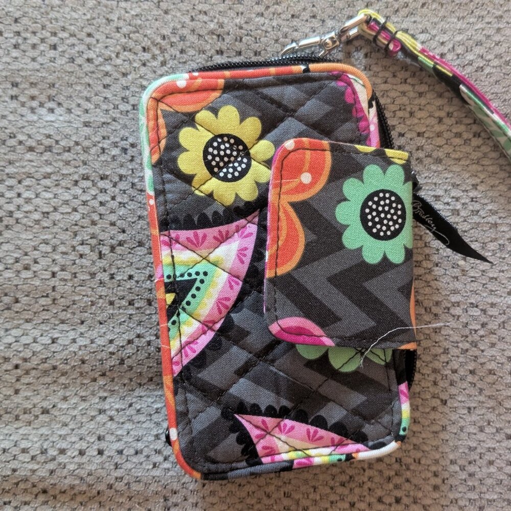 Vera Bradley Wallet organizer Multi-Color Ziggy Zinnia Pattern